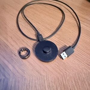 Oura Black Ring with Charger